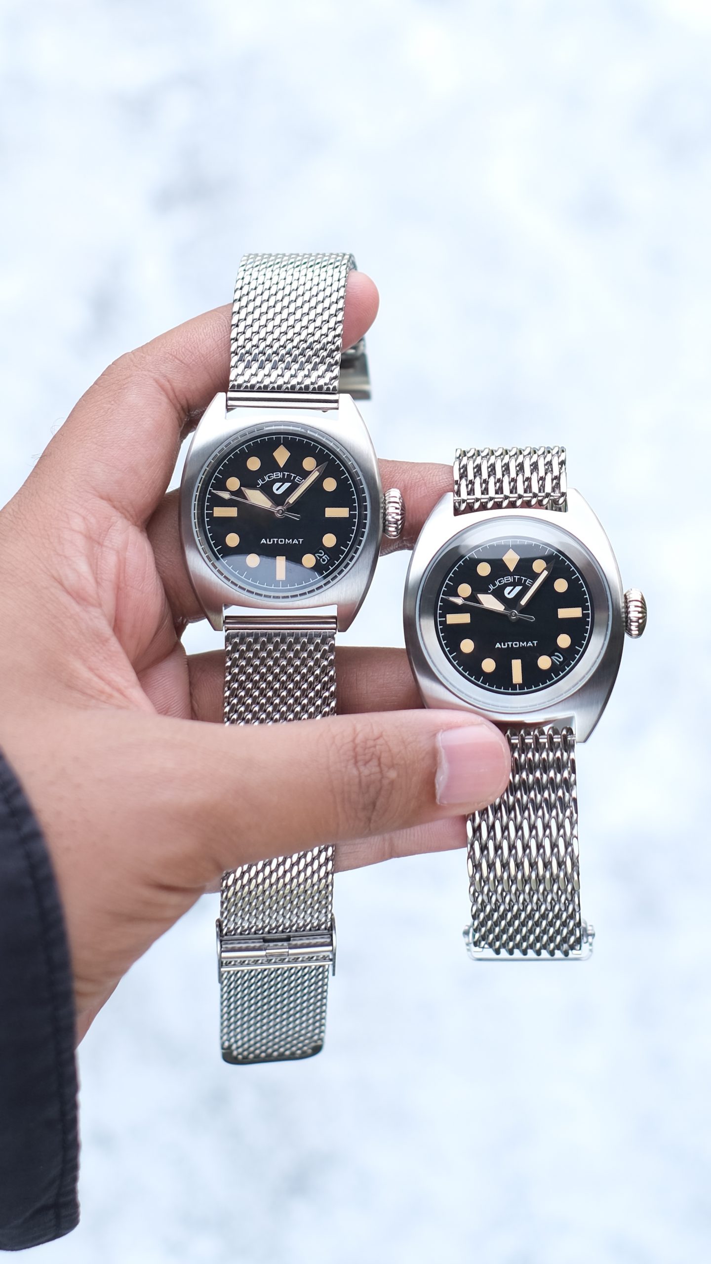 Jugbitten 363 Automatic, 36mm ja 39mm kellot rinnakkain